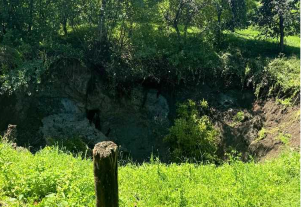 O FOSTĂ MINĂ DE SARE DIN COȘTIUI S-A PRĂBUȘIT. ȘAPTE PERSOANE AU FOST EVACUATE 