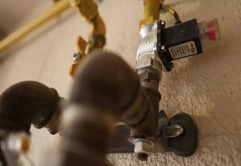 Facturile la gaze cresc în ianuarie 2026: pentru o casă majorarea poate ajunge între 200 și 400 de lei