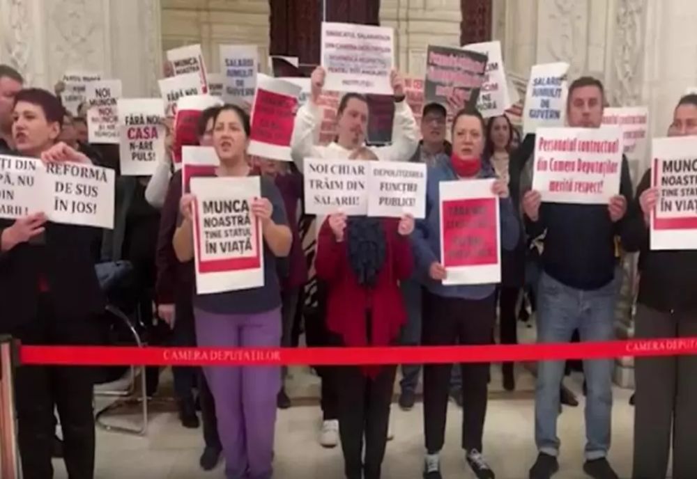 Protest cu scandal în Parlament!