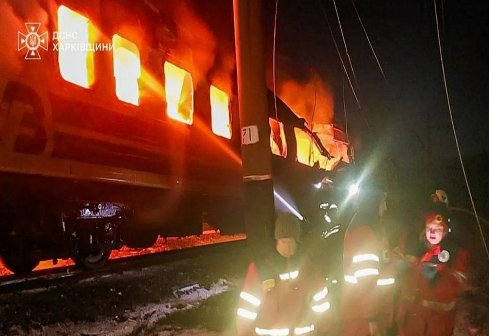 5 morți într-un atac rusesc cu dronă asupra unui tren în Ucraina | VIDEO