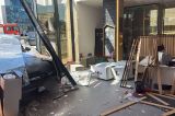 Accident bizar în Galați. O șoferiță de 71 de ani a intrat cu mașina direct într-un bancomat, rănind o femeie FOTO