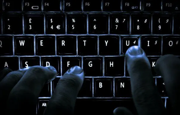 hacker-roman1-465x390
