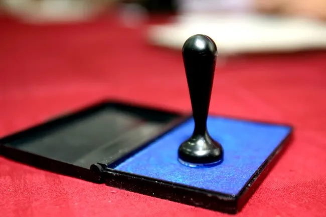 V