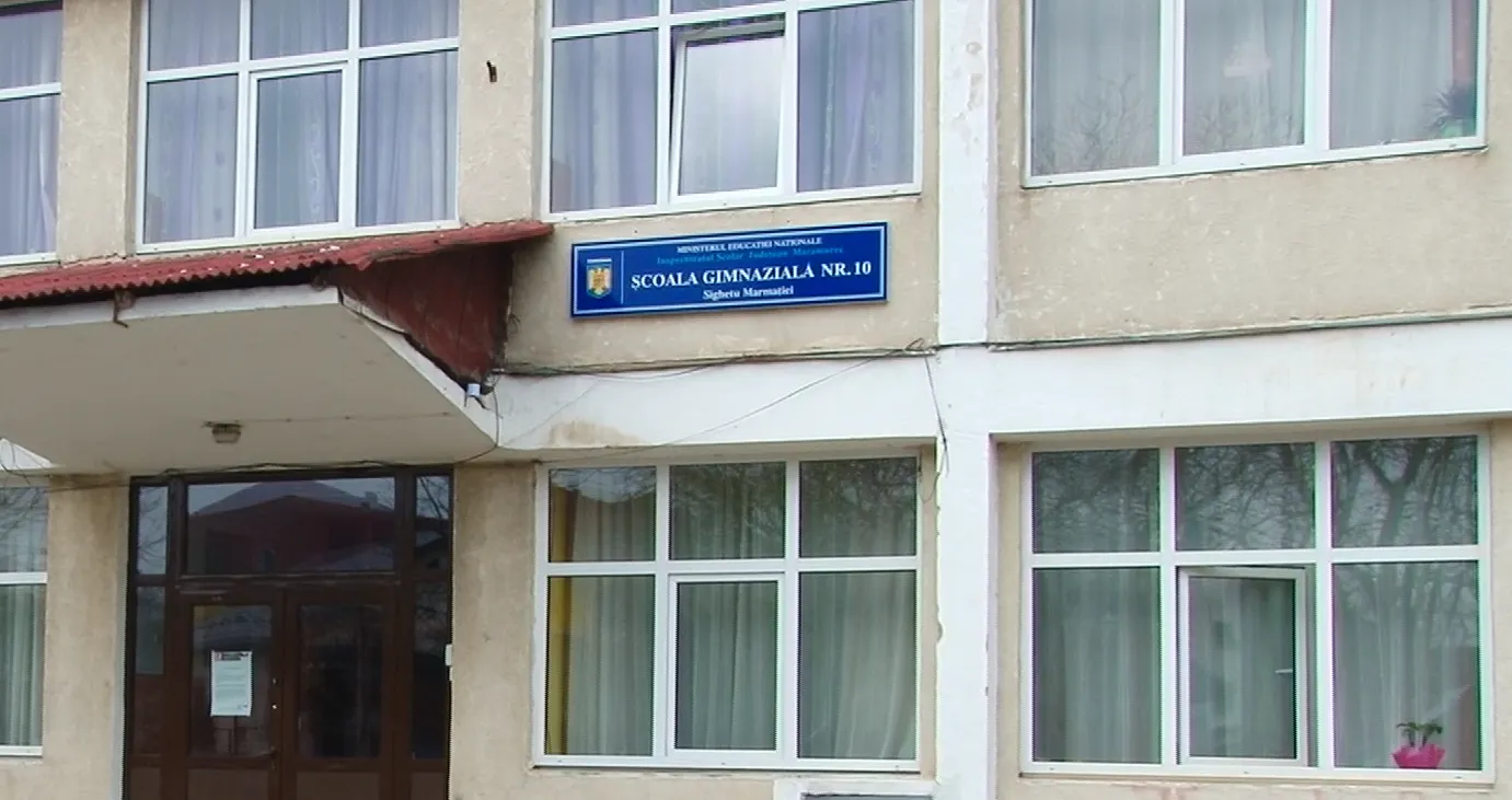 SCAOALA 10