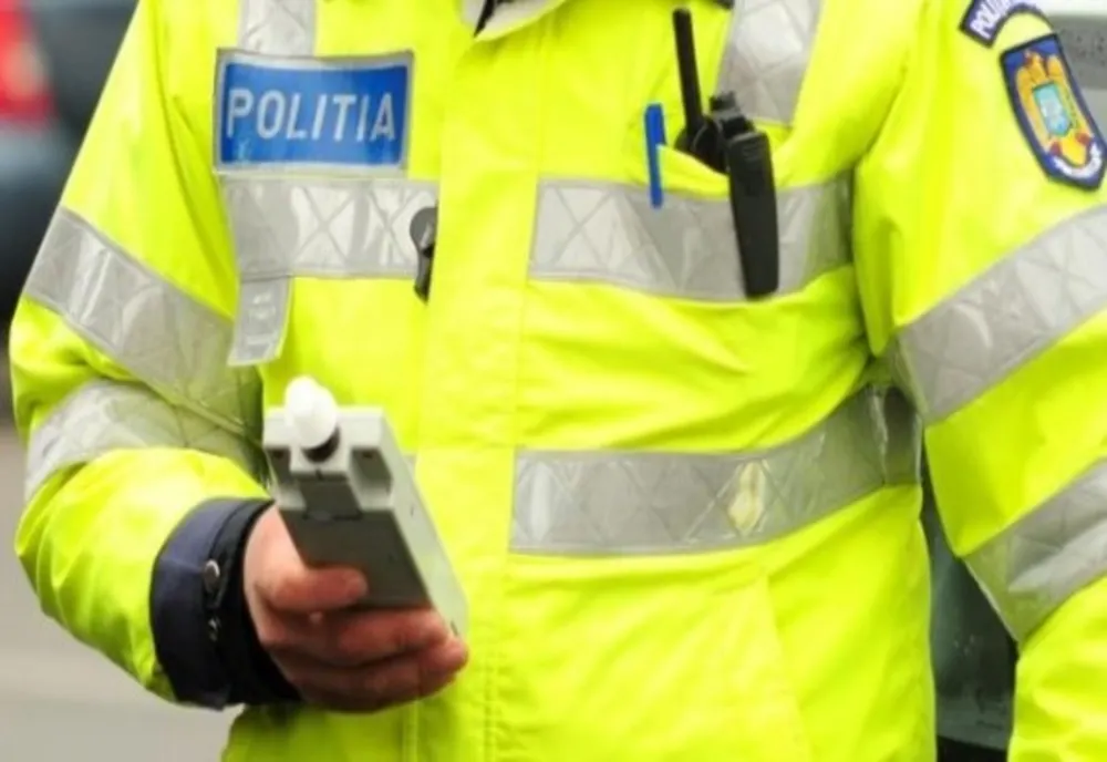 Tânăr cu o concentraţie de 1.55 mg/l alcool pur în aerul expirat depistat de poliţişti în timp ce conducea un autoturism