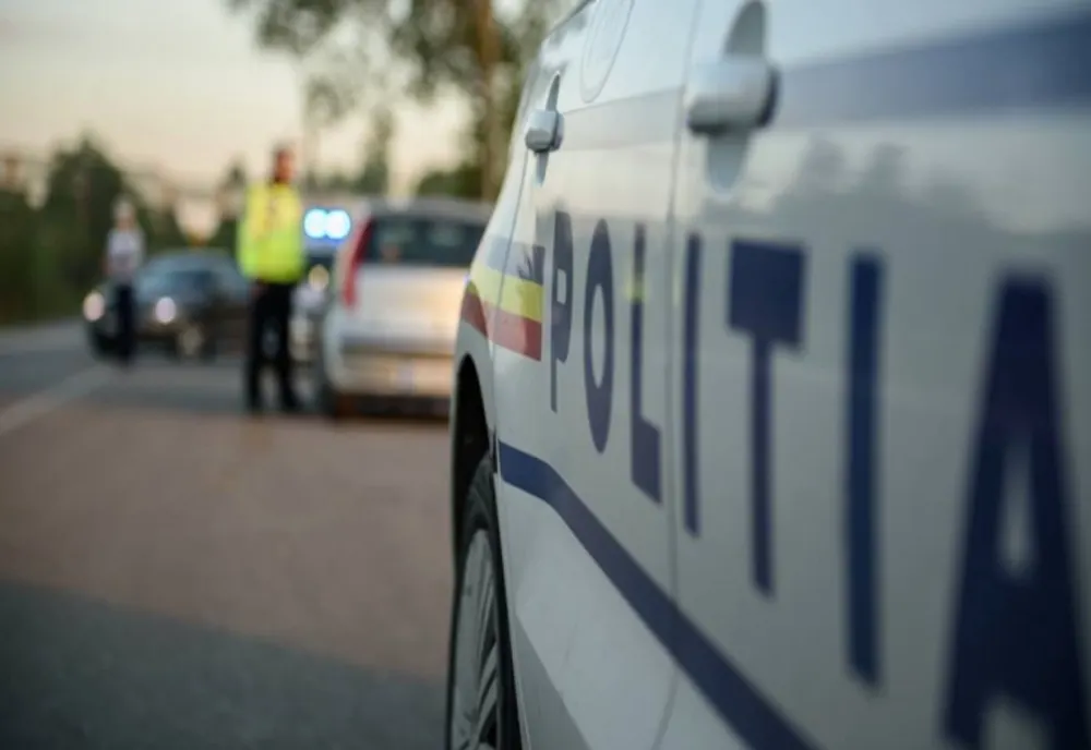 Un adolescent de 15 ani a furat mașina tatălui său și a provocat un accident