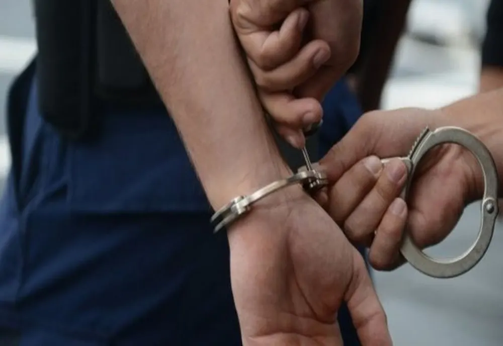 Poliţiştii din Tăuţii Măgherăuş au reţinut un bărbat bănuit de comiterea infracţiunilor de şantaj, ameninţare şi hărţuire  