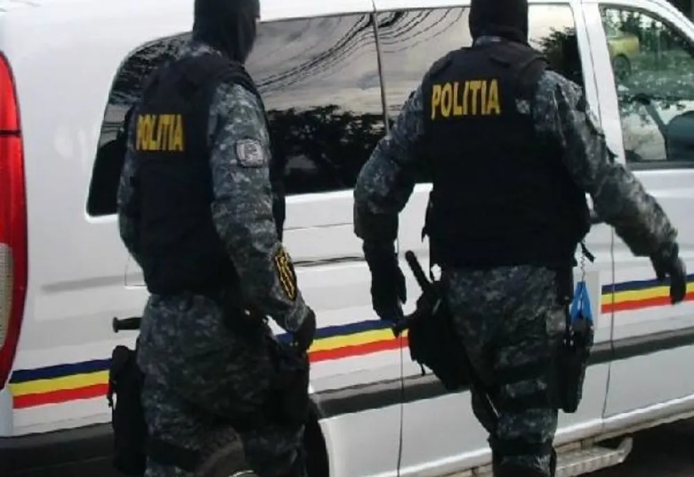 Percheziţii domiciliare pe raza oraşului Săliştea de Sus  