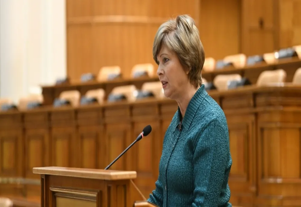 Guvernul se pregătește ca din toamnă să sprijine cu echipamentele necesare cursurile online pentru elevi, în eventualitatea unui nou val epidemiologic