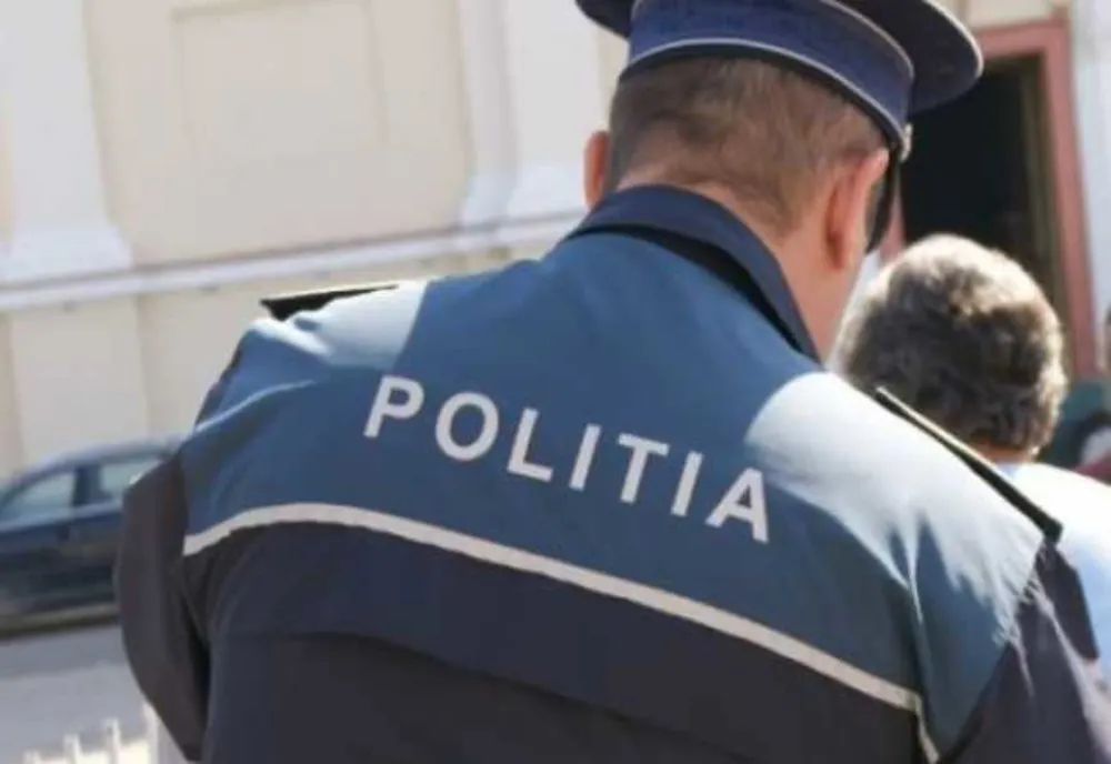 Prinşi de poliţişti imediat după ce au încercat să sustragă carburant
