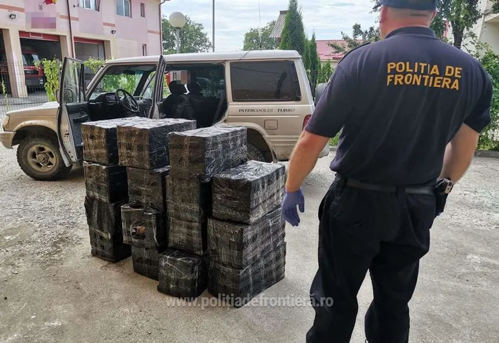 Aproximativ 10.000 pachete cu țigări confiscate la granița de nord a României 