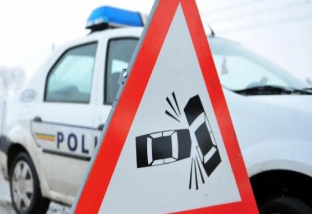 Femeie accidentată în stația de autobuz