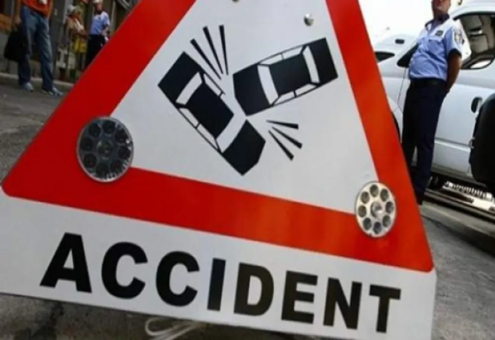 Accident cu trei victime în Săcel