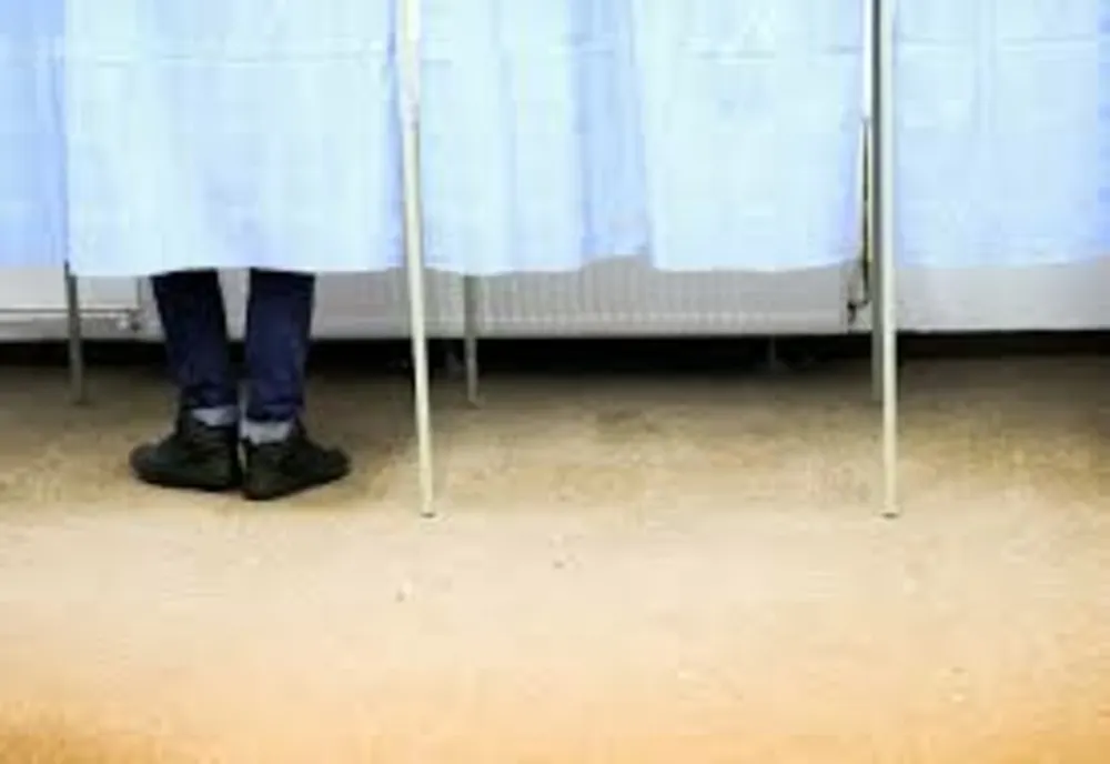 Suspiciune de mită electorală în judeţul Maramureş! Un bar și un magazin au fost închise