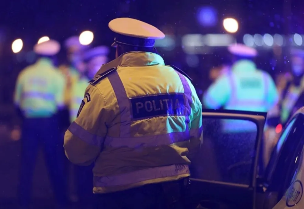 Un bărbat din Şieu s-a ales cu dosar penal după ce le-a prezentat poliţiştilor un permis de conducere fals