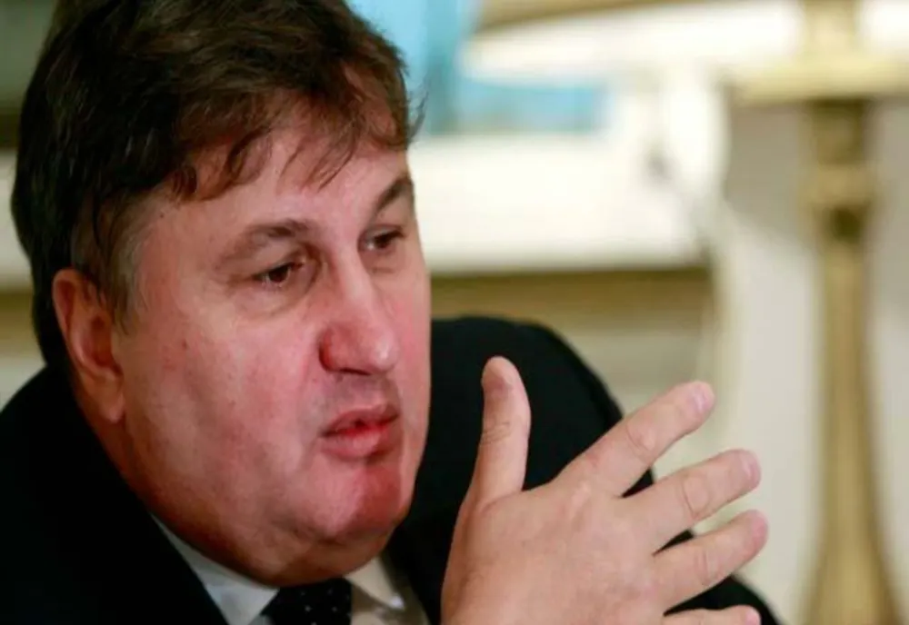 CINE este omul din umbra lui Klaus Iohannis - Dezvăluiri INCENDIARE la Culisele statului paralel 
