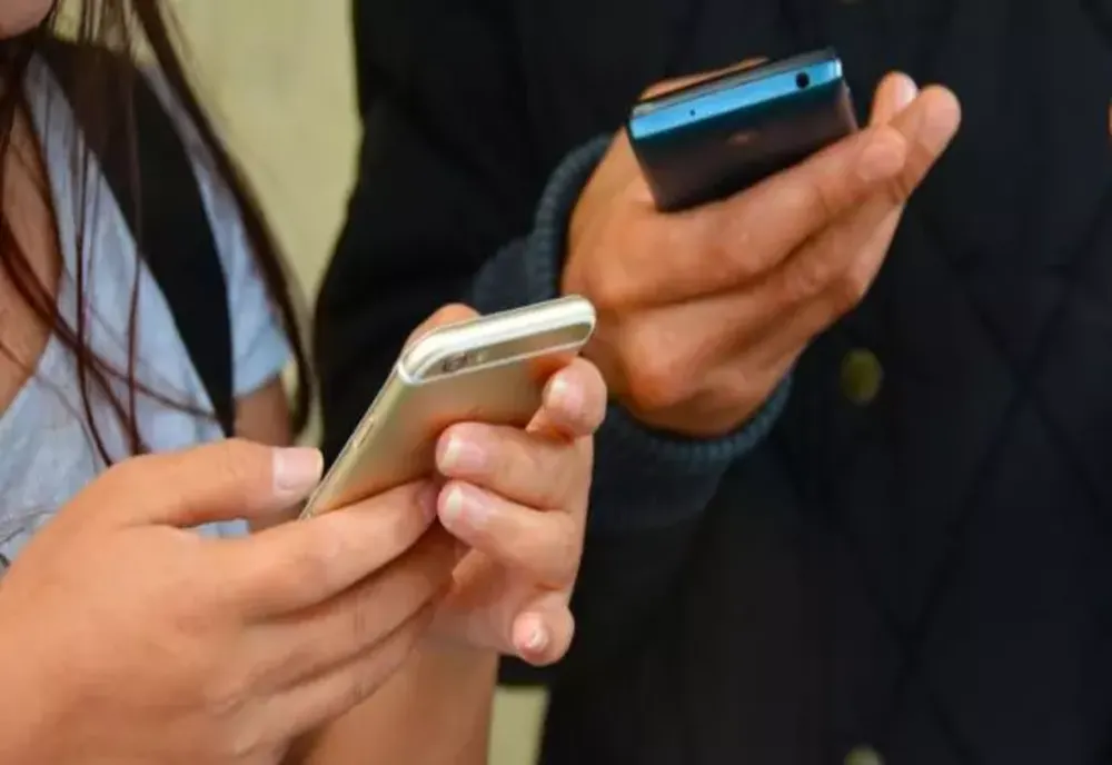 Factură de 70.000 de lei la telefonul mobil! Operatorul cere să fie plătită - coșmar pentru o femeie din Sighetu Marmației