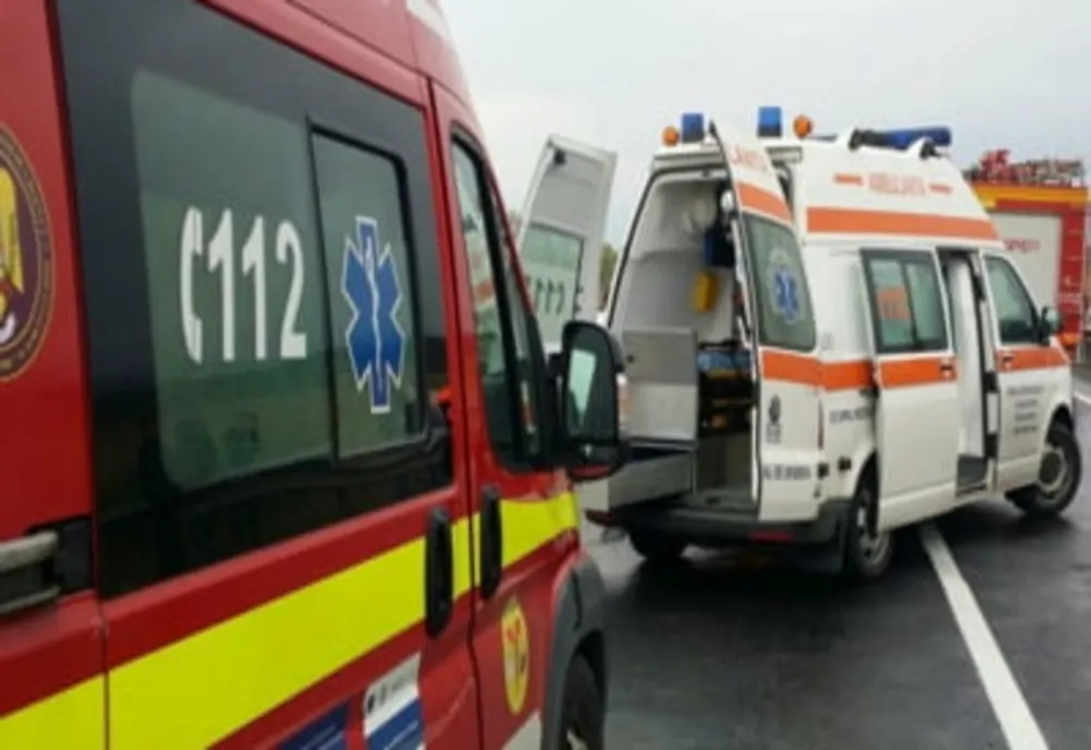Coliziune frontală pe DN17C! O şoferiţă a fost rănită şi a ajuns la spital