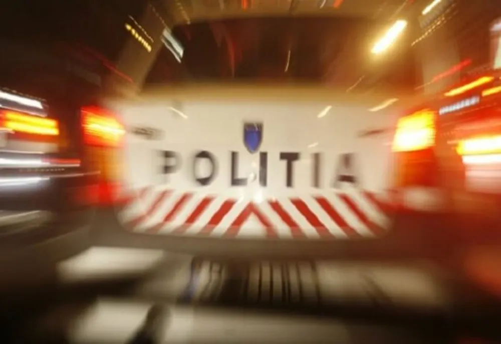 Două maşini parcate au fost avariate de un şofer beat din Ruscova