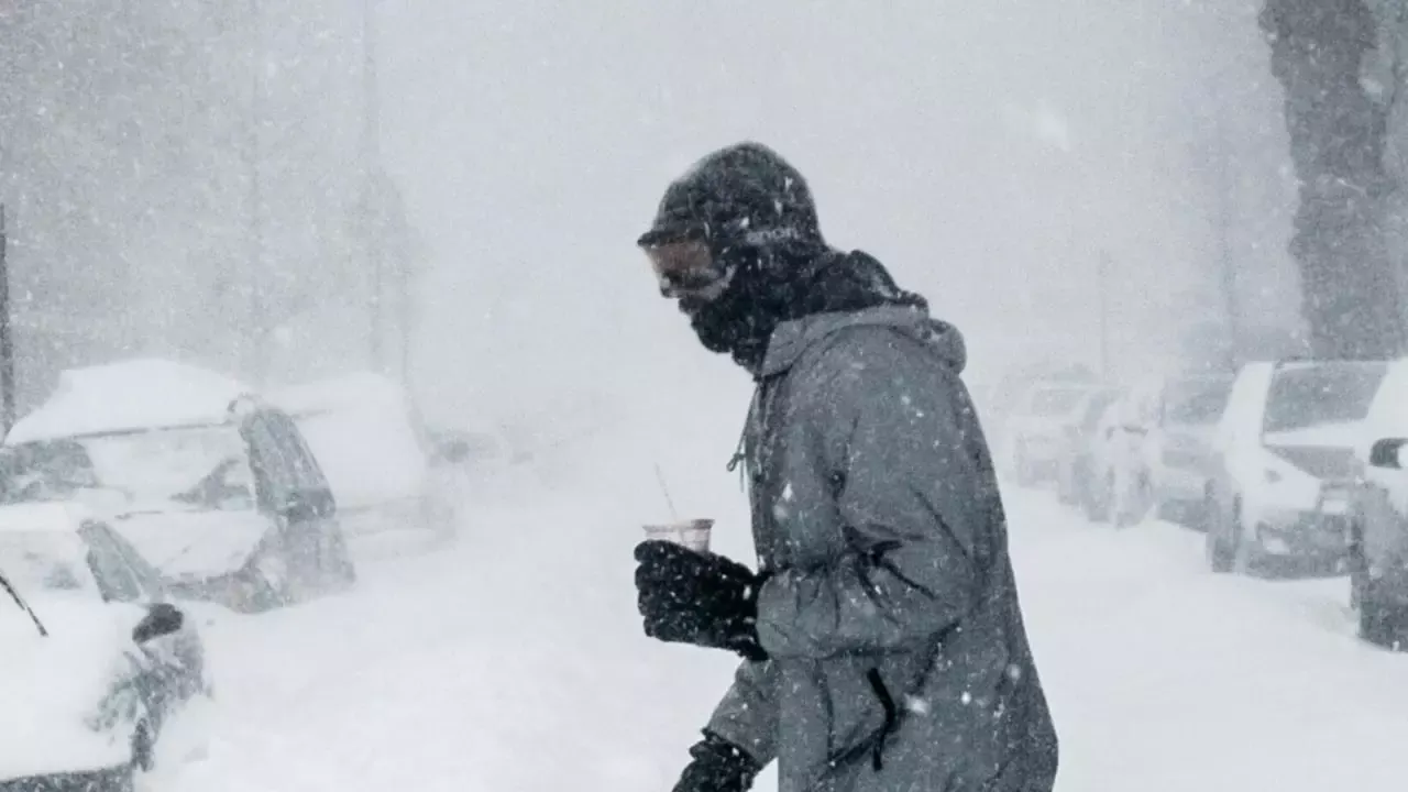 Ploi anuntate de meteorologi