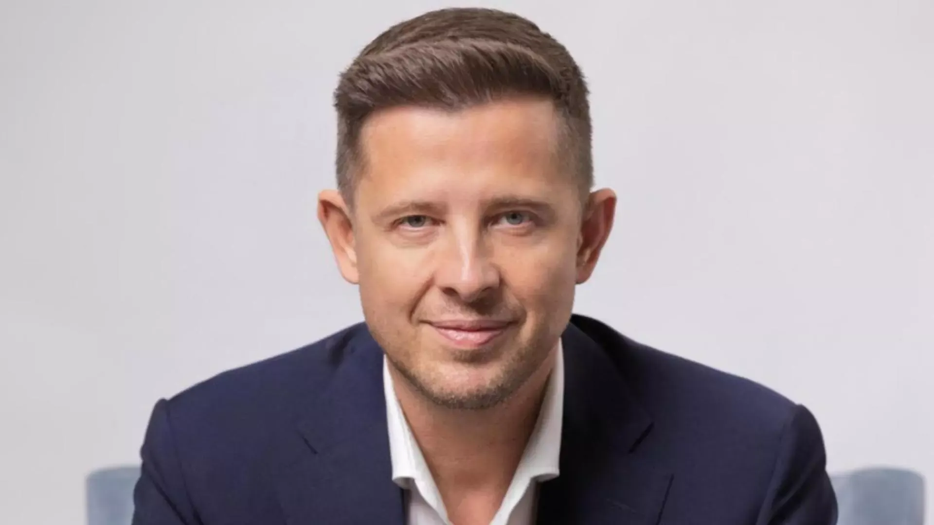 Hubert Thuma îl provoacă direct pe Bolojan și îl somează să clarifice poziția față de Ilfov