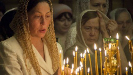 femei_biserica_10042200_60498700