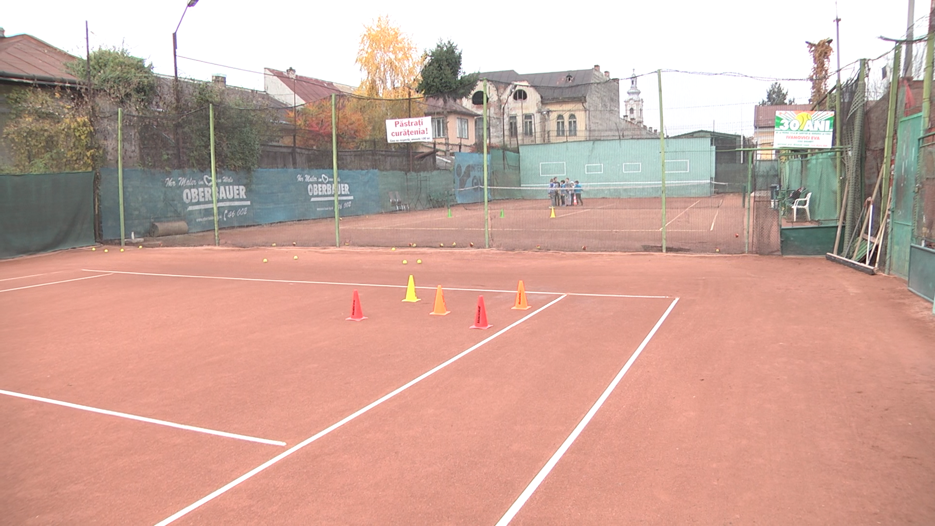 terenul de tenis va fi acoperit