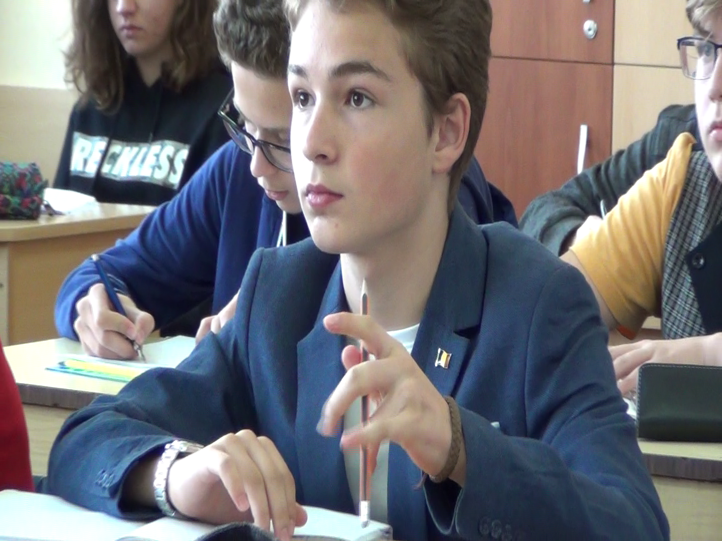 vlcsnap-2018-10-17-19h07m34s177