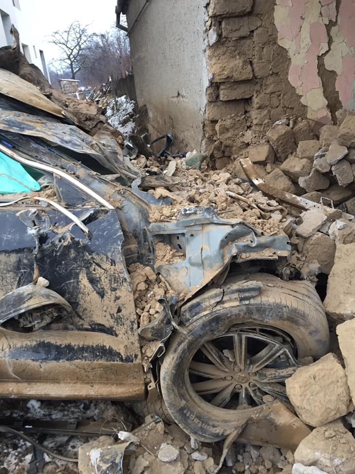 0C216EF0-7B7B-4F5C-B216-DF1BDEC92499