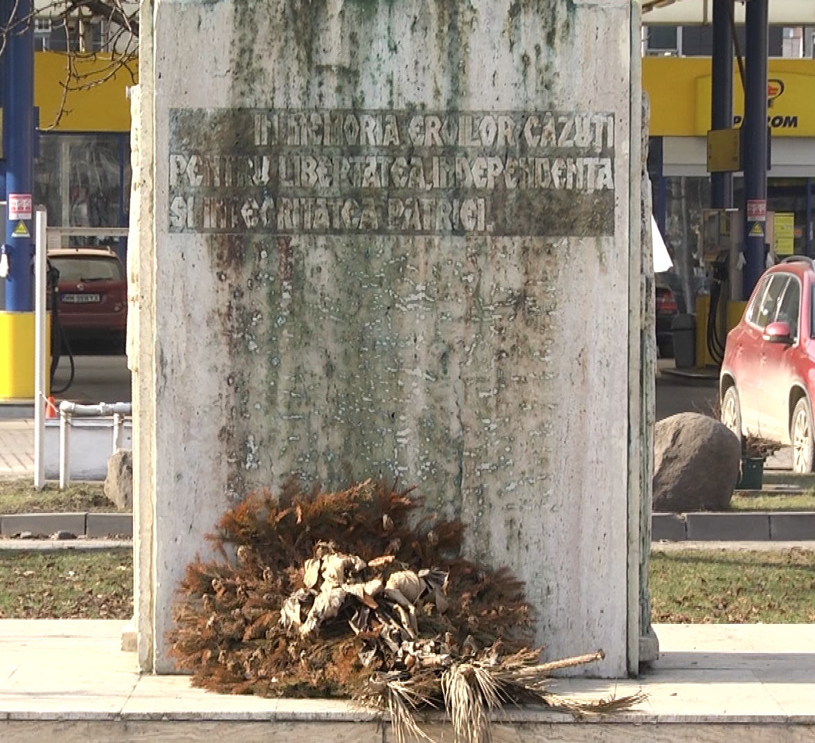 MONUMENTE LASATE IN PARAGINA