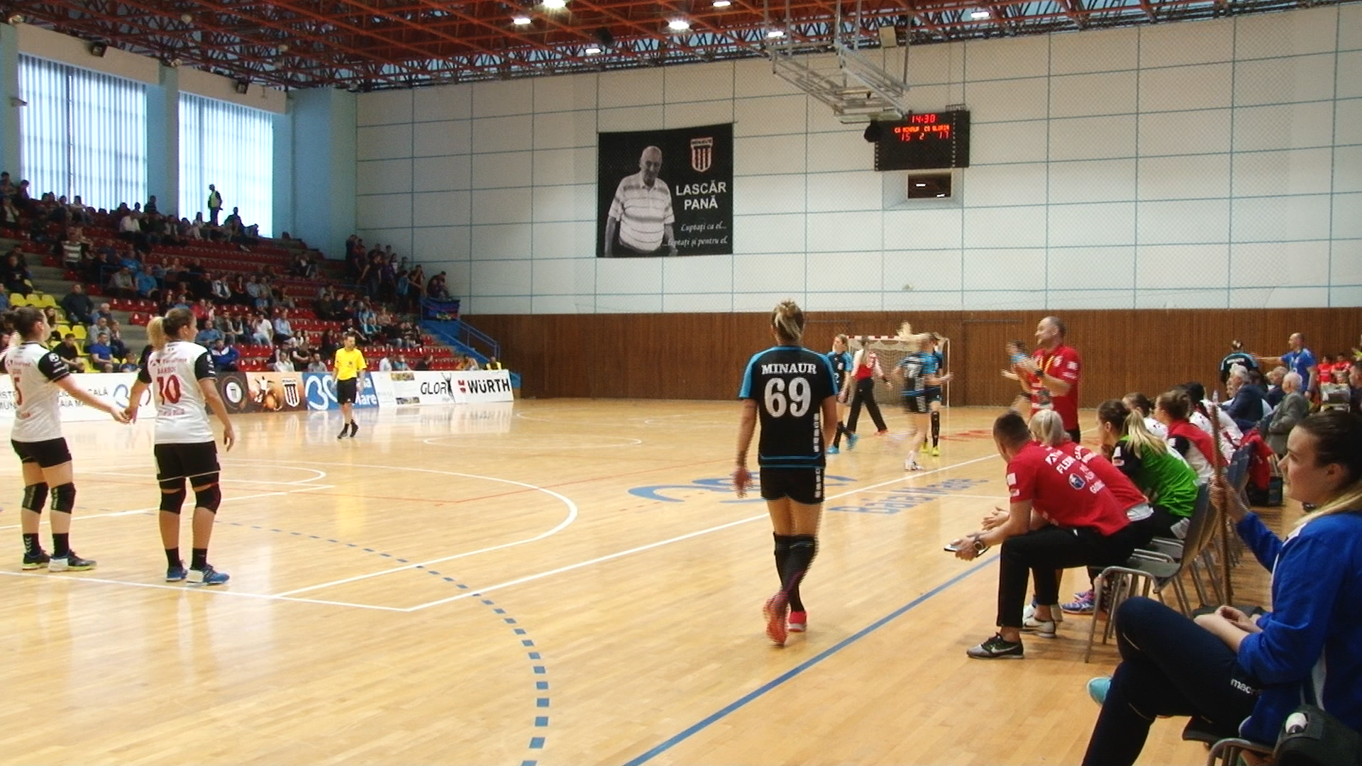 SPORT-ÎNFRÂNGERE GREA PENTRU HANDBALISTELE DE LA MINAUR