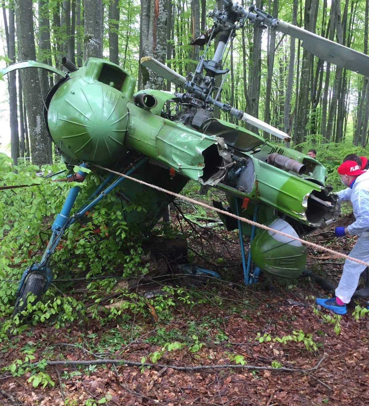 98875706-C196-419C-8103-02F131C4F79F