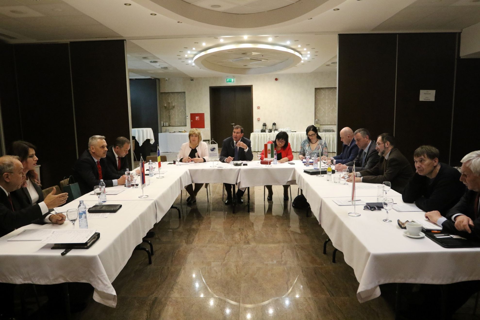 AF47C454-DAEB-4D44-A5A0-0489178F2D1F