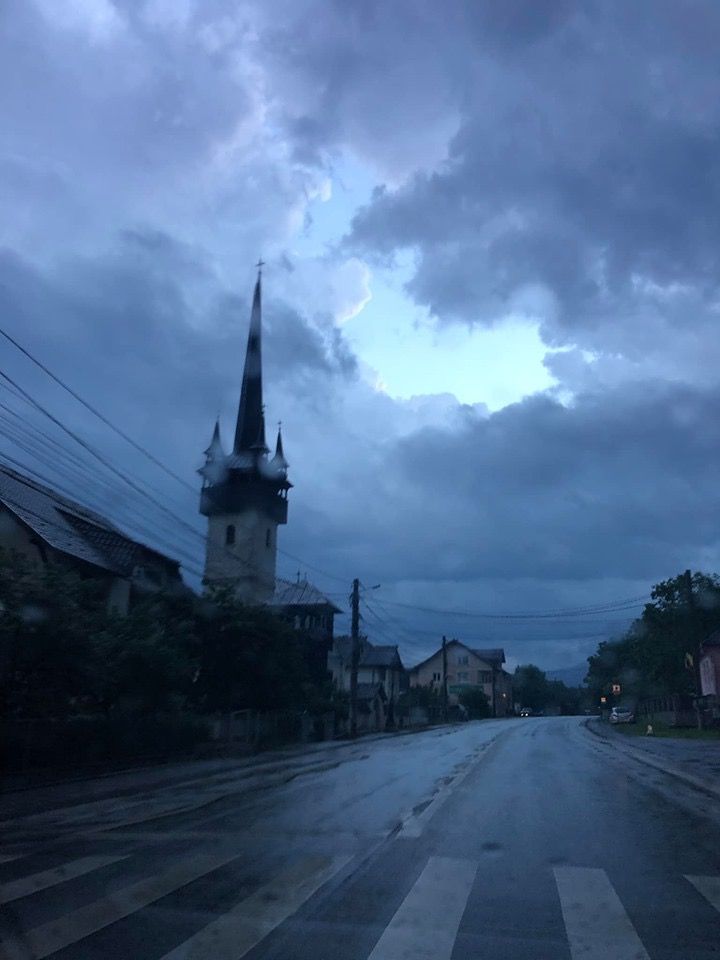 F2D651AC-F65F-4474-BFE6-706833162B1E