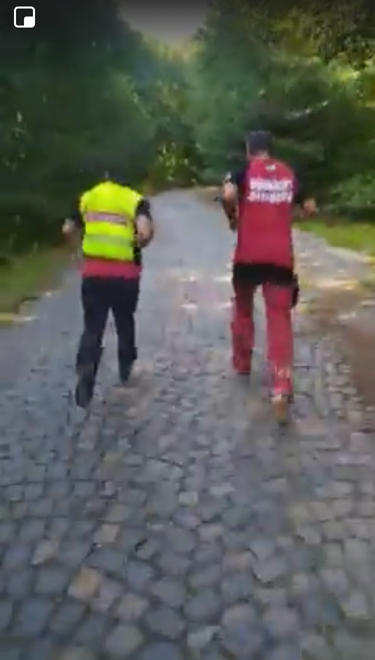 3D3CFBA5-FA1E-4D86-ADB6-429EF9D32663