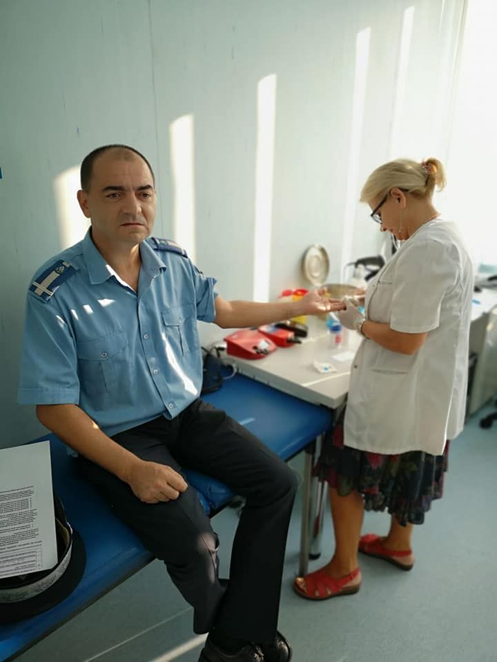 9865E375-9F1F-4BAA-A75A-207C066CB52A