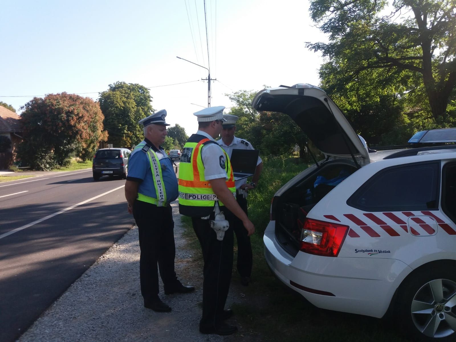 e7a4bb12-ce79-493b-8706-f17371cdf550