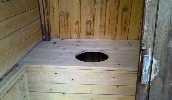 desfundare-curatare-wc-curte-604x350