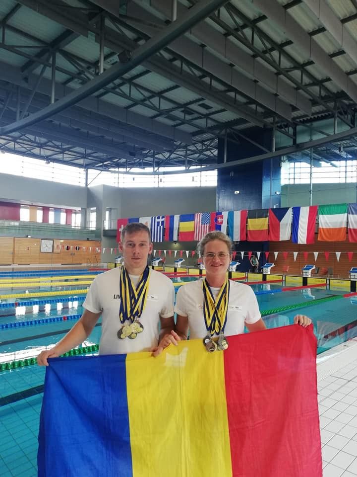 23868515-1733-43EE-A8D5-9B00E1E7FA1A