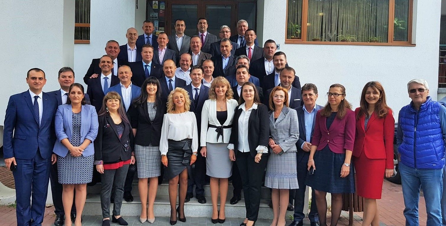 E52B6C59-C96B-4293-A2BA-8EE5BFE21FBC