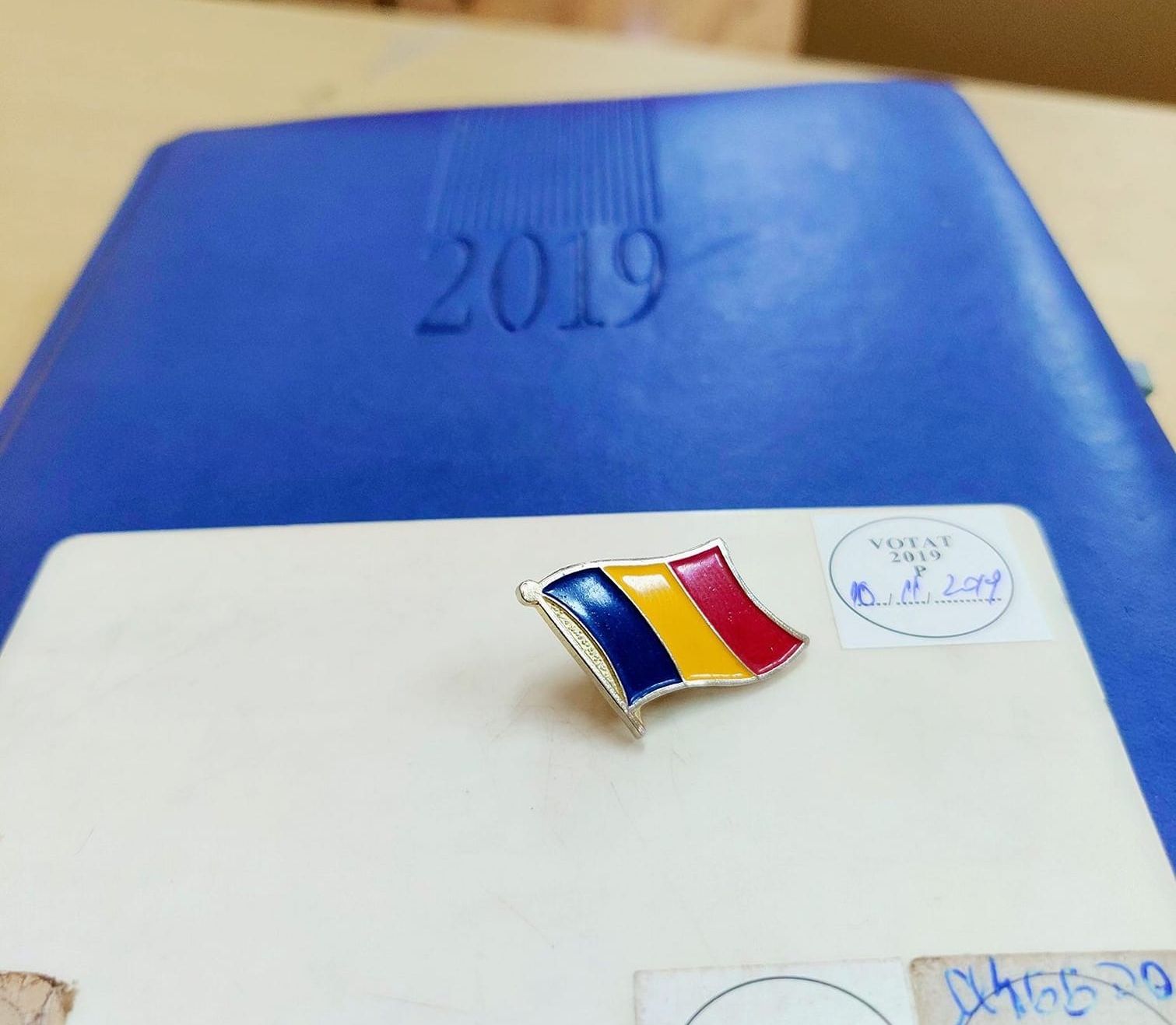 8689050D-EE02-4D1F-BEEB-67FE35EA0D5B