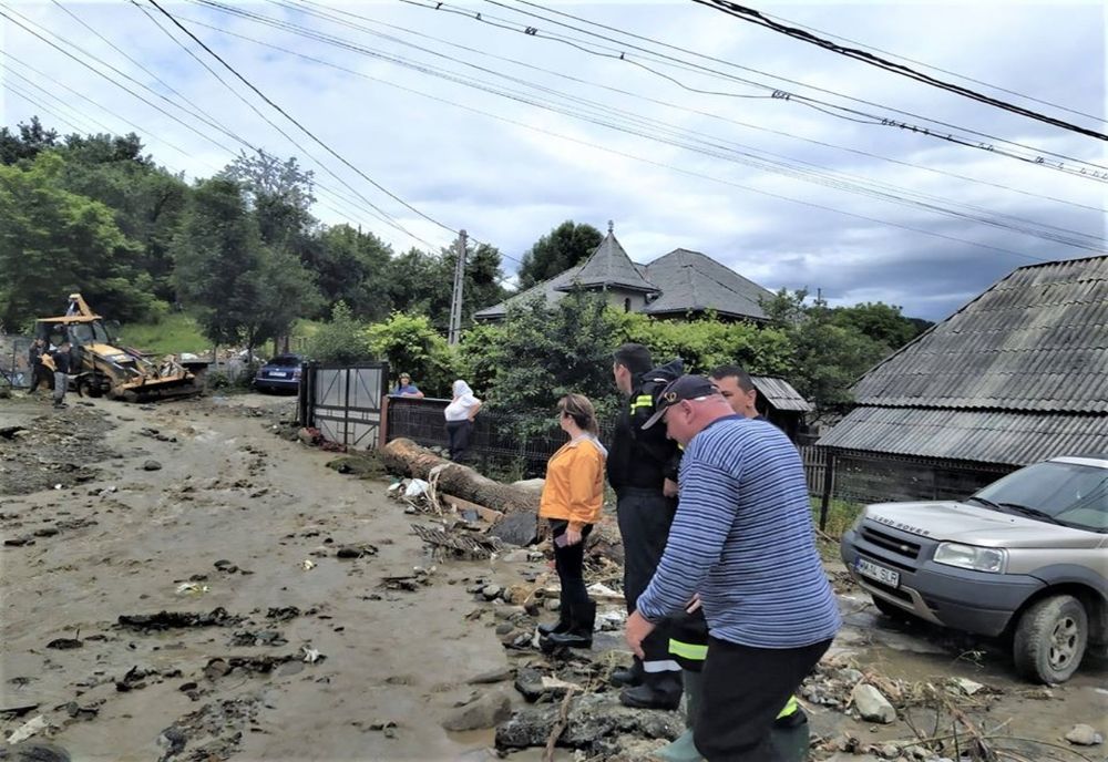 Câteva sute de gospodării din Săliștea de Sus, afectate de ploile torențiale! Alte câteva, în Vișeu de Jos. Suprefectul județului a evaluat situația în teren