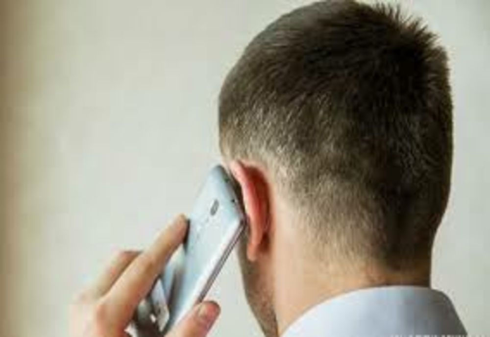 Atenție la escroci! Maramureșeancă, înșelată cu câteva sute de lei, crezând că își ajută nepotul