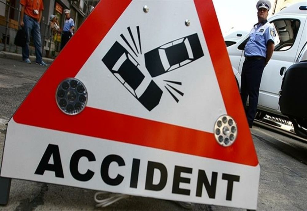 Accident cu două maşini în Sighetu Marmaţiei! Cei doi şoferi au suferit răni şi au ajuns la spital