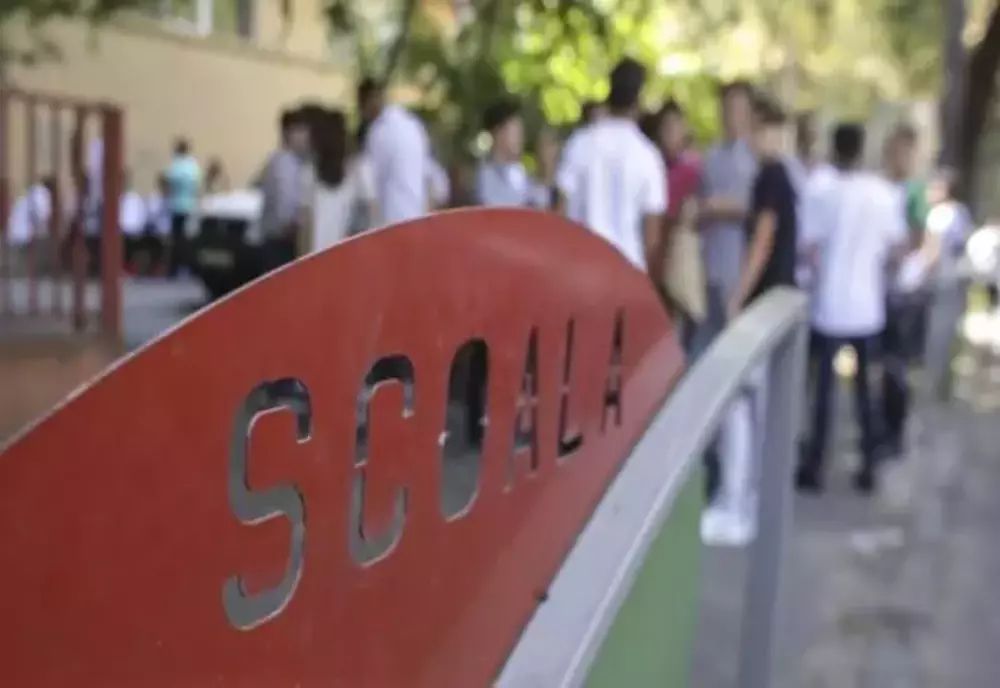 OFICIAL Școlile și grădinițele pot intra, de pe o zi pe alta, într-un scenariu de funcționare