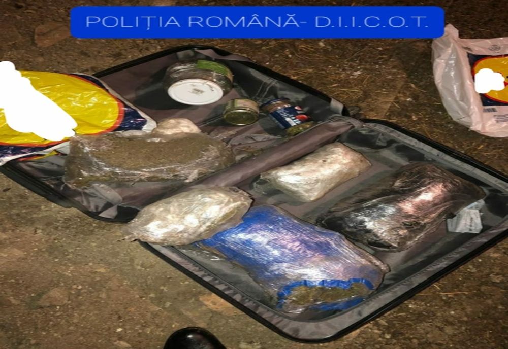 Cărau drogurile cu troller-ul! Un clujean și o mureșeancă, reținuți de procurorii DIICOT maramureșeni