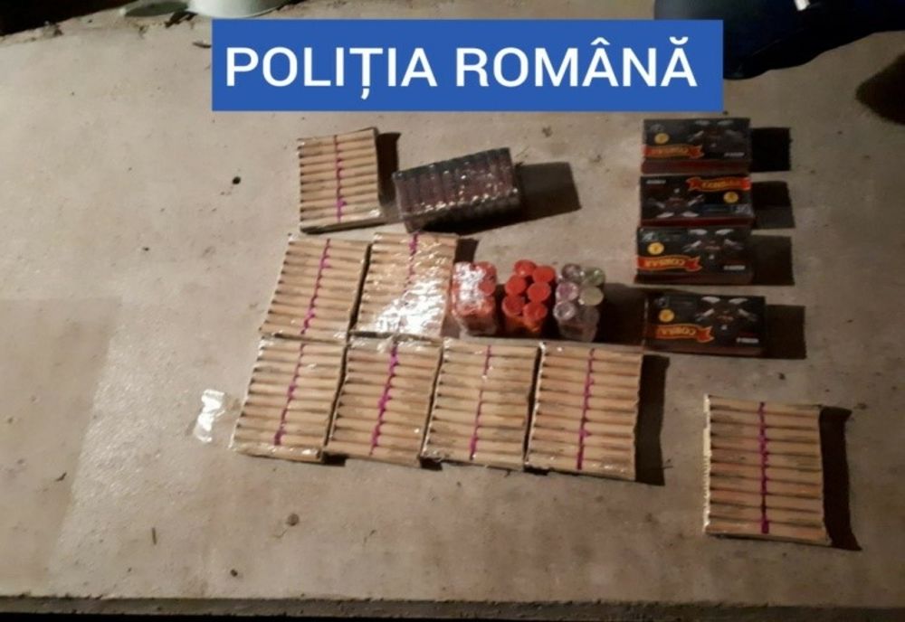 Locuința unui bărbat din Vișeu de Sus, percheziționată! Deținea peste 11.000 de articole pirotehnice