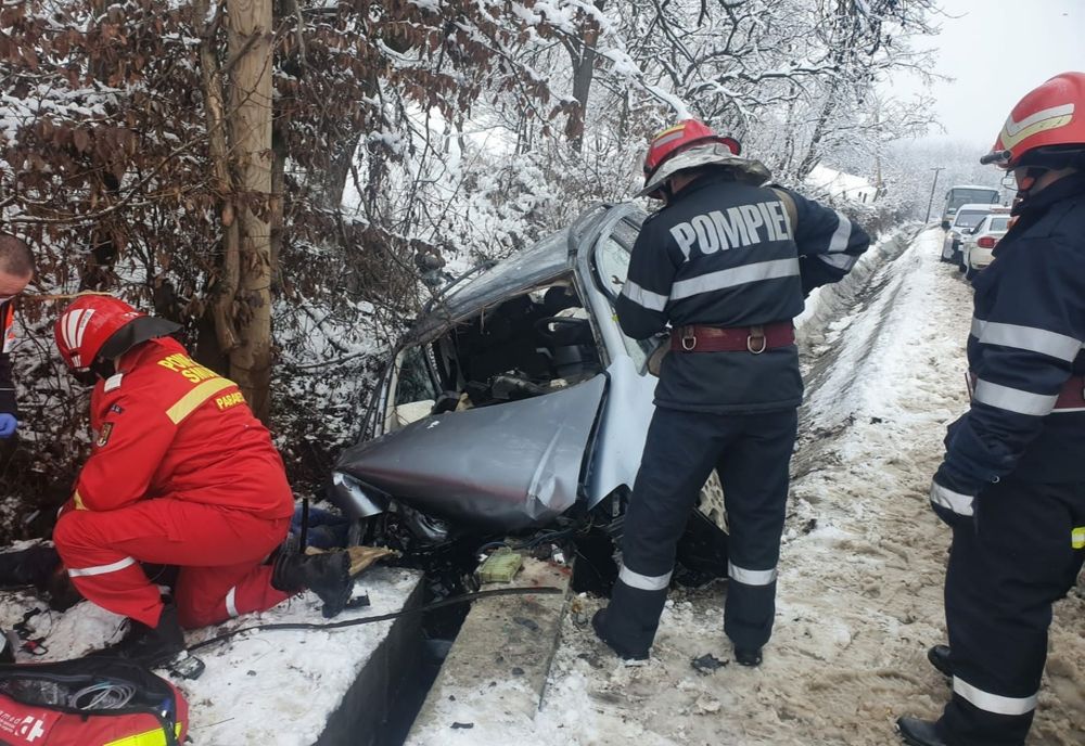 Grav accident în Maramureş! O persoană şi-a pierdut viaţa (FOTO)
