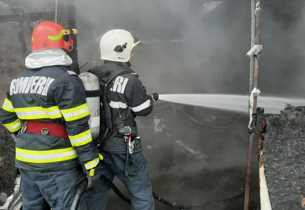 Incendiu la un service auto din Baia Mare (FOTO)