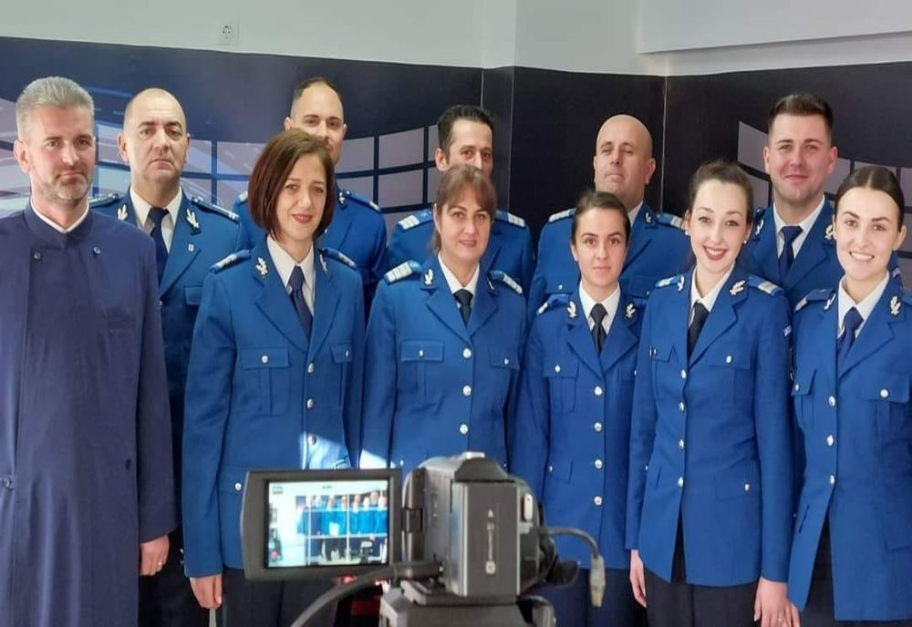 Corala IJJ Maramureș a pornit colindul